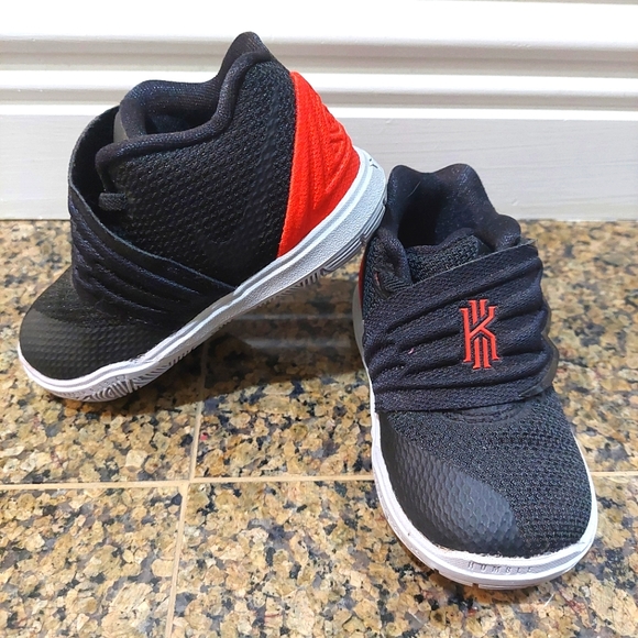 Nike Other - Nike Kyrie Irving Kids Toddlers Shoes Sneakers Size 5c